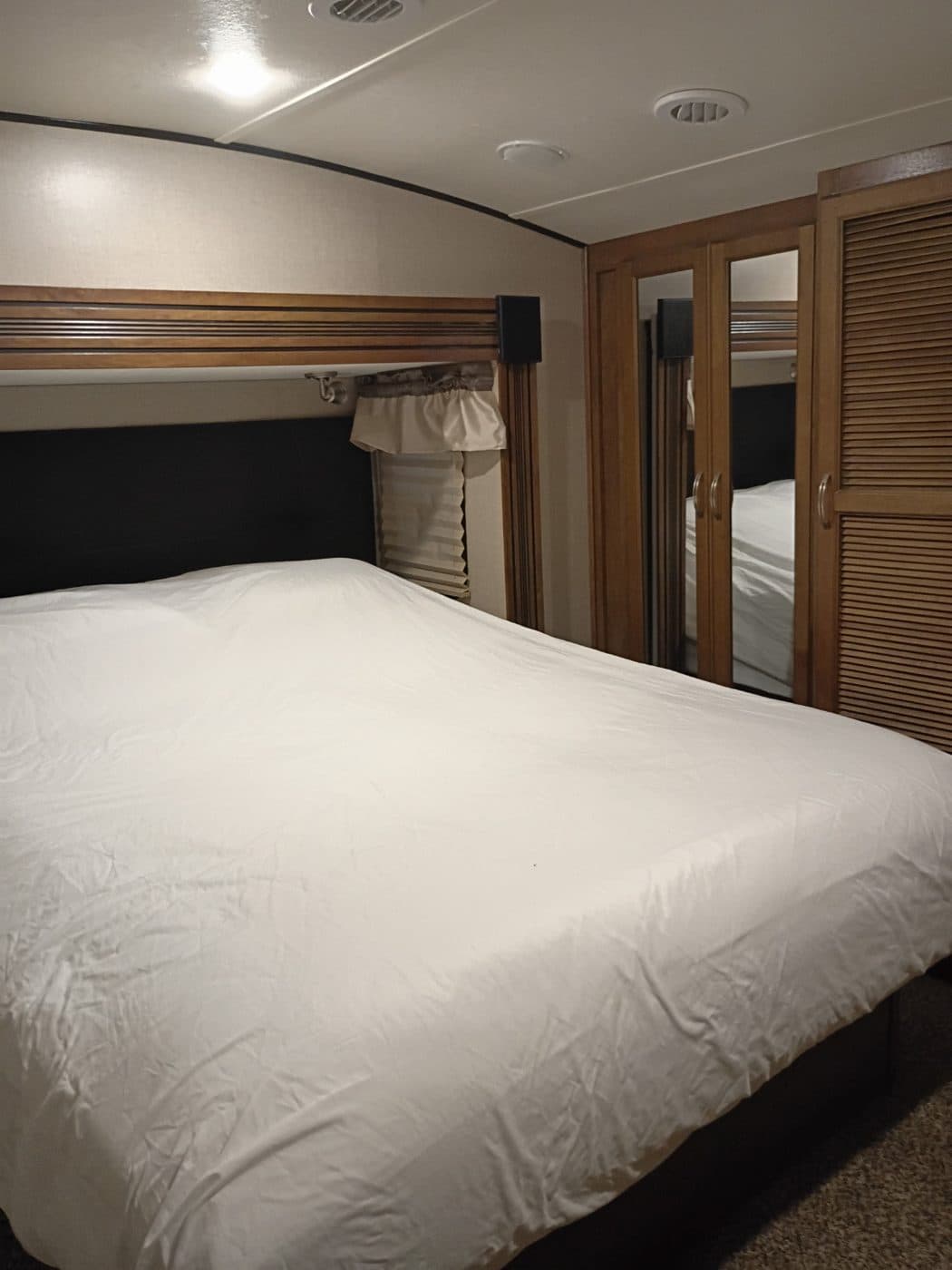 2018 Coachmen Chaparral 360 IBL photo 10