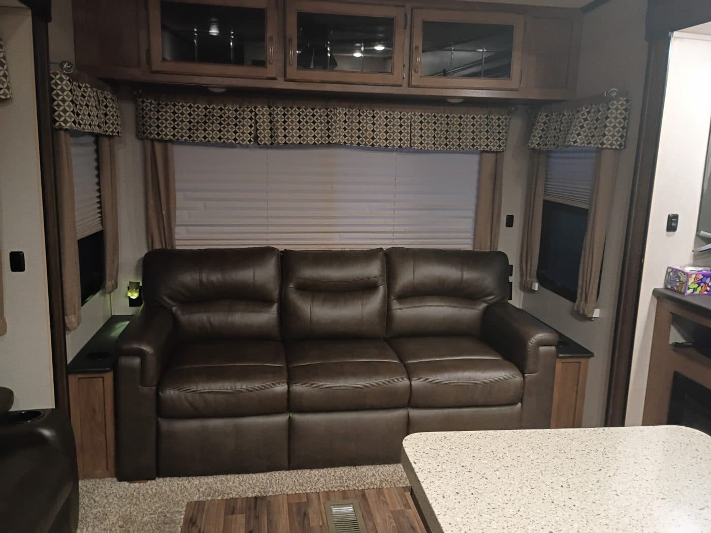2018 Coachmen Chaparral 360 IBL photo 2